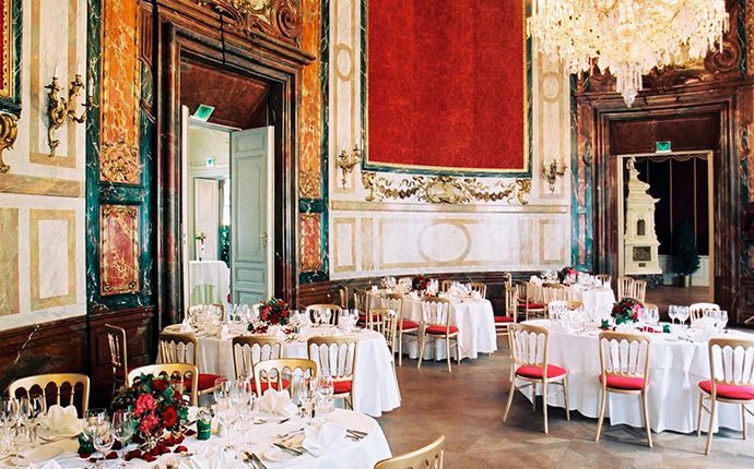 Palais Daun-Kinsky Ovaler Festsaal Bankett